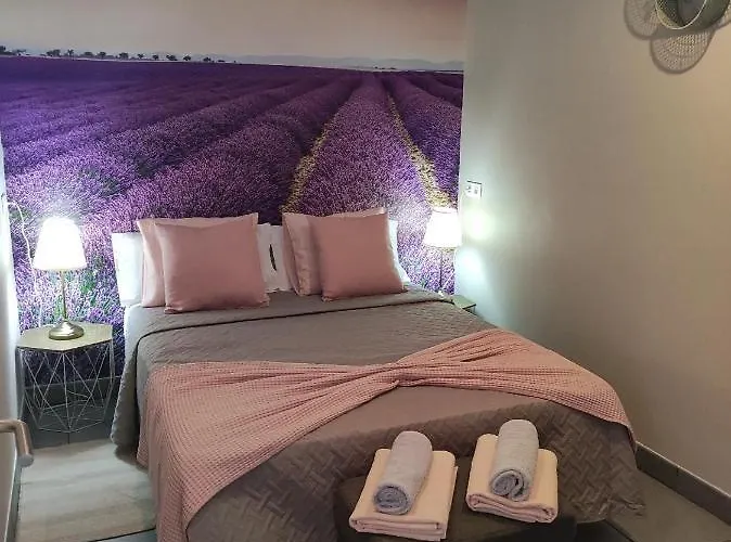 Center Flat Near The Natural Elements