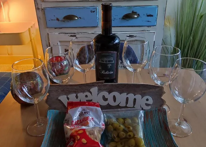 Center Flat Near The Natural Elements 아파트 *