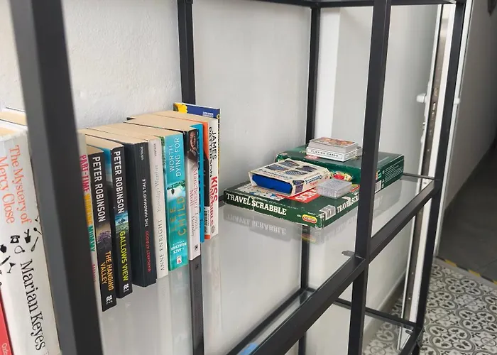 Center Flat Near The Natural Elements *